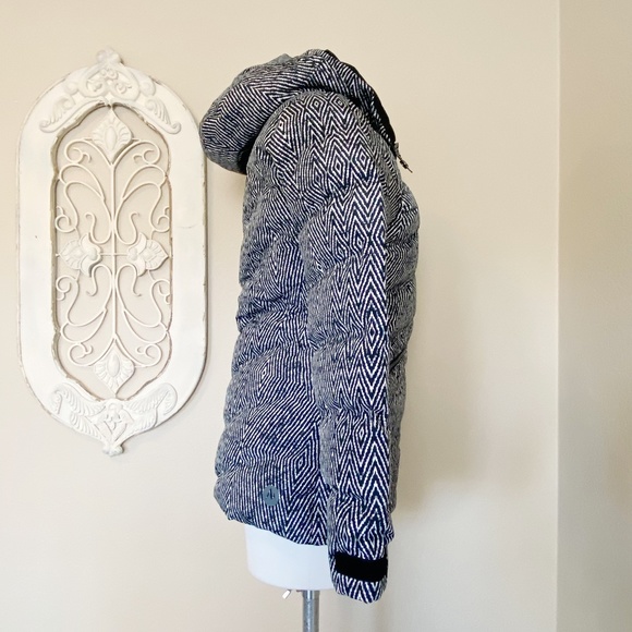 Marmot | Women's Black/White Down Snowboard/Ski Hooded Puffer Jacket | Size: S - Picture 5 of 16